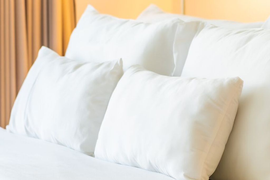 3 Best Luxury Bed Pillows for your Sleep Sanctuary