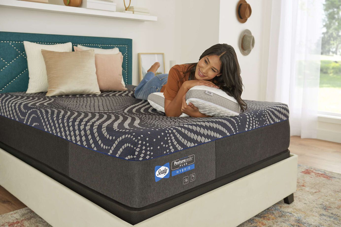 Sealy PosturePedic Plus Hybrid Brenham Soft Mattress 13.5" image number 3