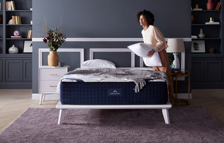 DreamCloud The DreamCloud  Firm Tight Top Mattress 14" image number 4