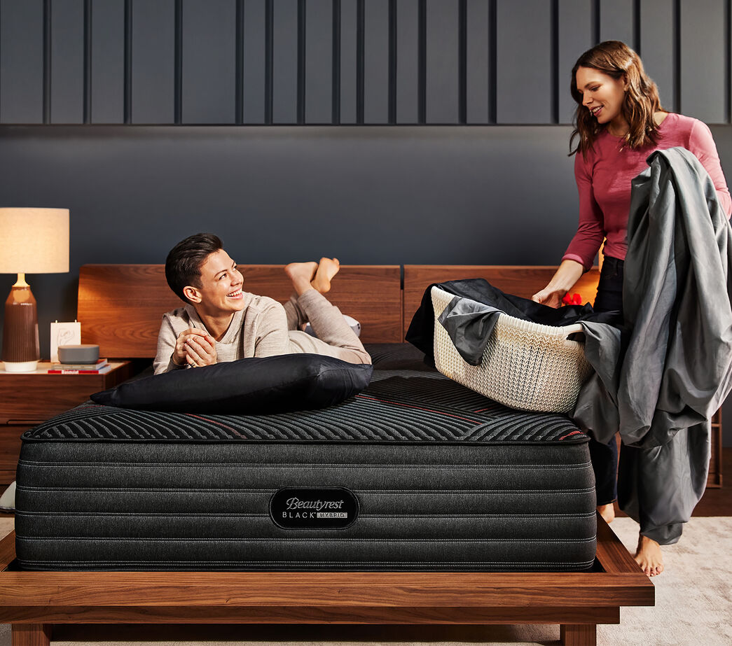 Beautyrest Black CX-Class Plush Hybrid Mattress 15" image number 0