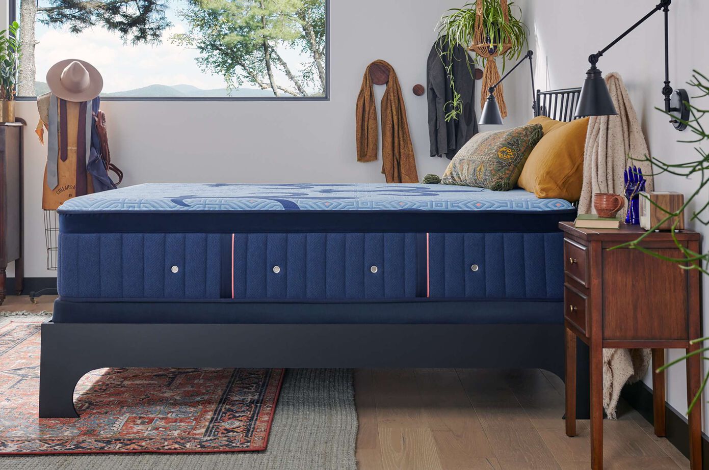 Stearns and Foster Lux Estate Hybrid  Soft Mattress 14.5" image number 1