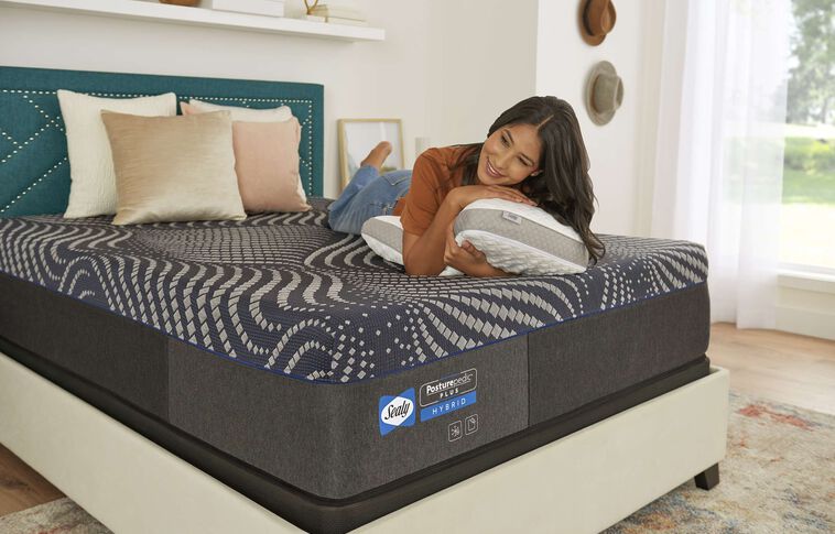 Sealy PosturePedic Plus Hybrid Brenham Firm Mattress 13.5" image number 3