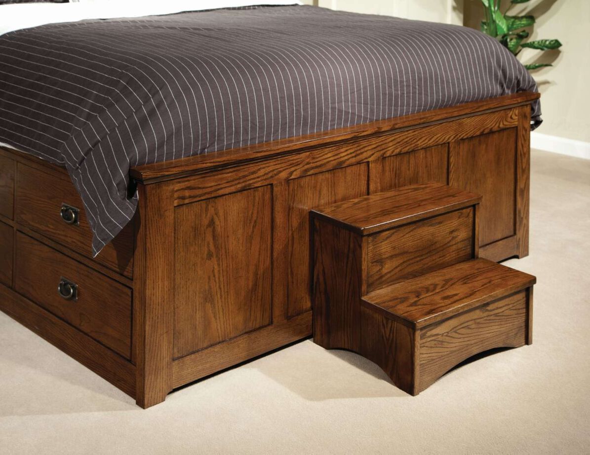 Intercon Oak Park Step Stool image number 0