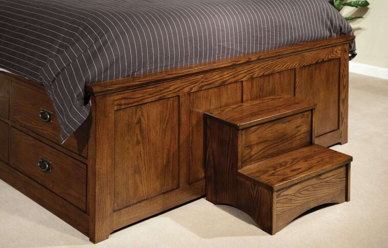 Intercon Oak Park Step Stool image number 0