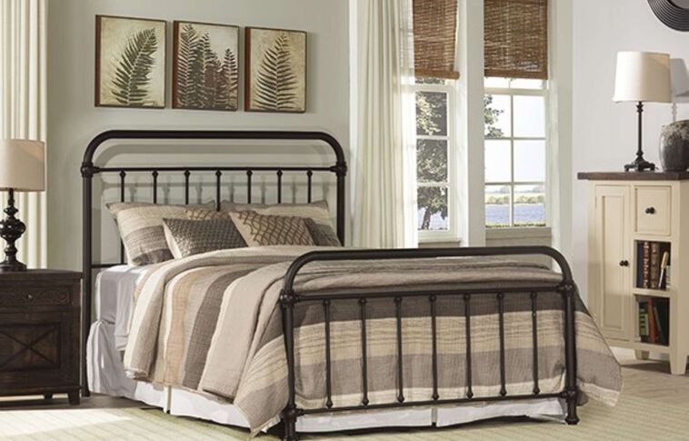 Hillsdale House Kirkland Metal Bed image number 0