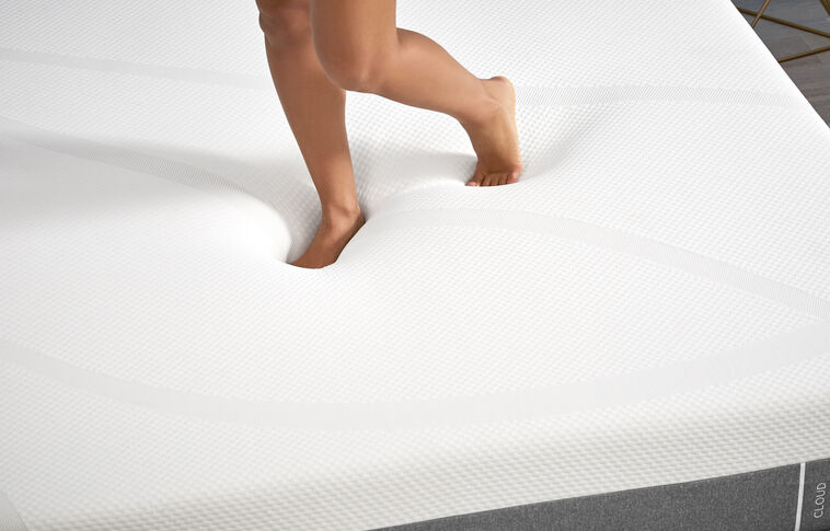 Tempur-Pedic TEMPUR-Cloud  Medium Mattress 10" image number 4
