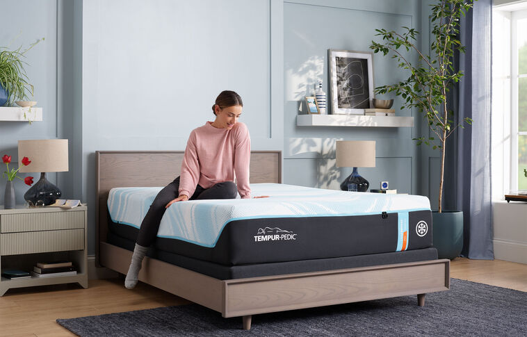 Tempur-Pedic TEMPUR-LuxeBreeze 2.0 Firm Mattress 13" image number 0