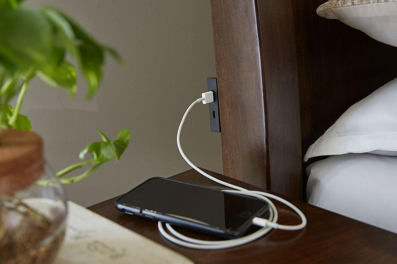 Aspen Home Cambridge Framed Panel Bed image number 2