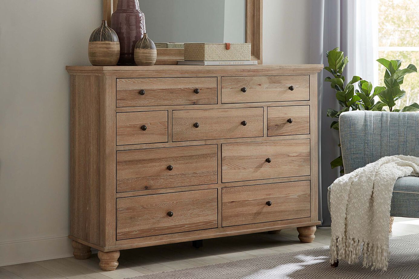 Aspen Home Cambridge Chesser image number 0