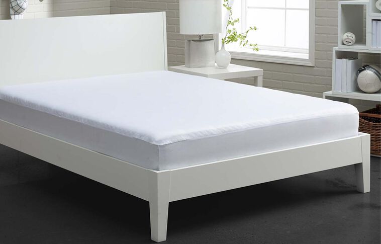 BEDGEAR StretchWick Mattress Protector image number 0