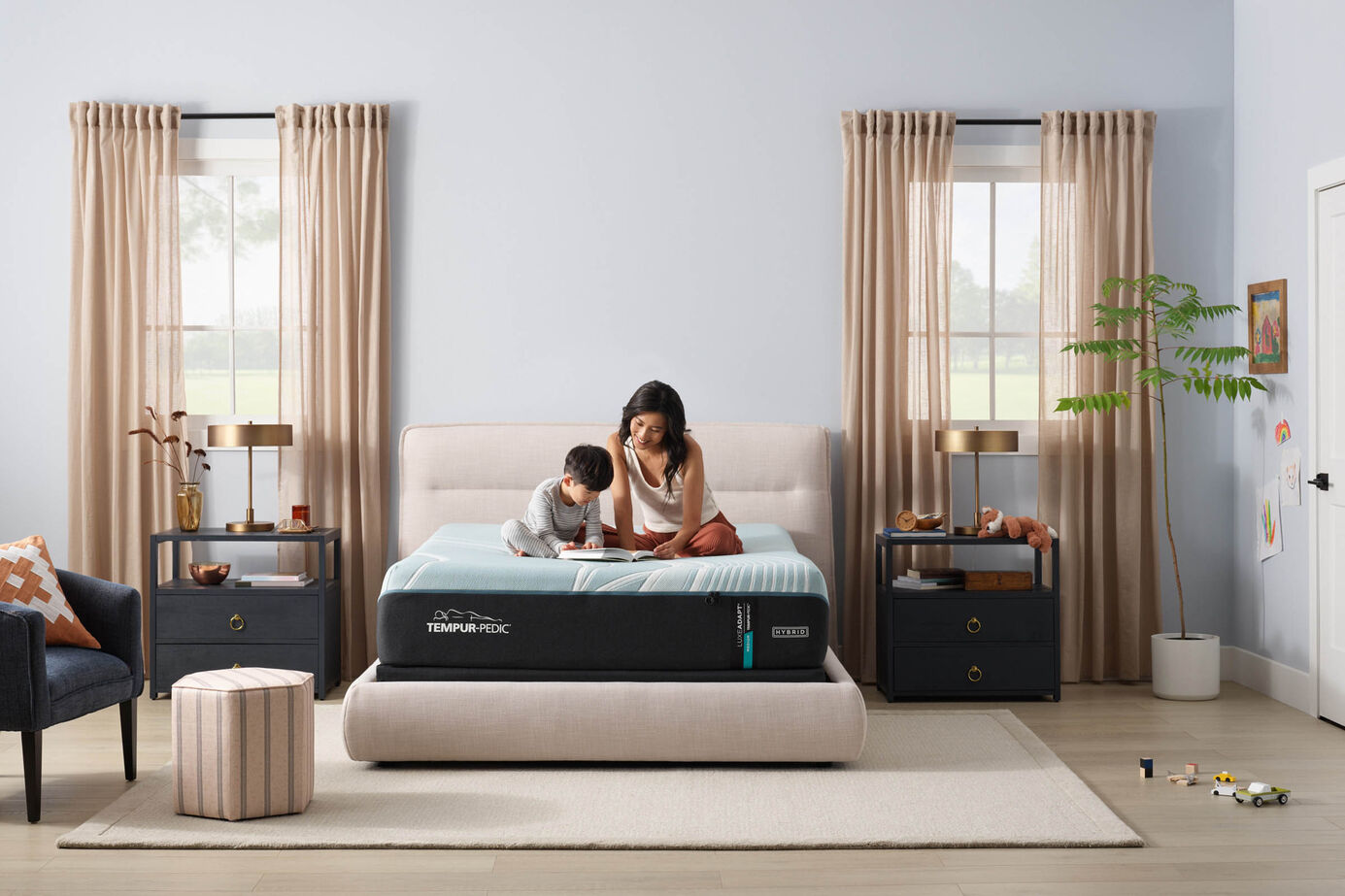 Tempur-Pedic LuxAdapt 2.0  Medium Hybrid Mattress 13" image number 4