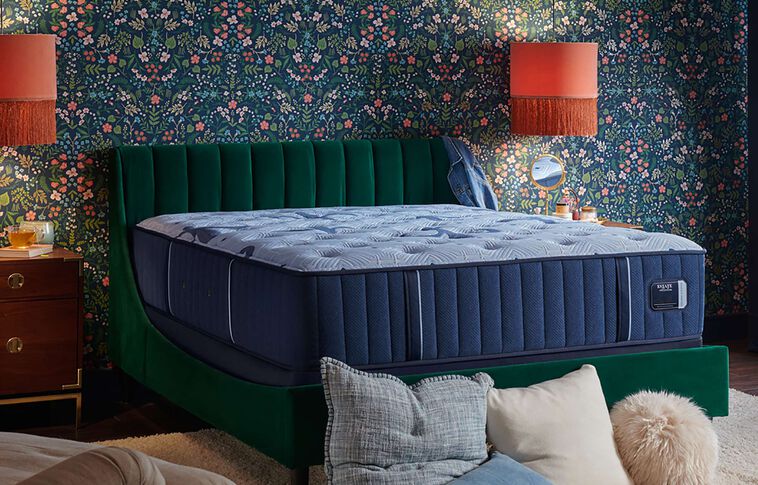 Stearns and Foster Estate Soft Tight Top Mattress 14.5" image number 0