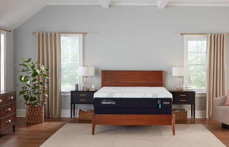 Tempur-Pedic Adapt  Medium Hybrid Mattress 11" image number 0