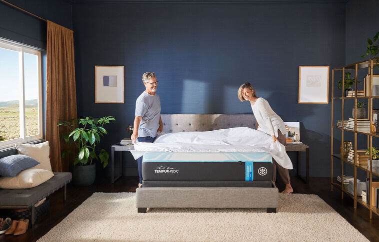 Tempur-Pedic TEMPUR-LuxeBreeze 2.0 Soft Mattress 13" image number 0