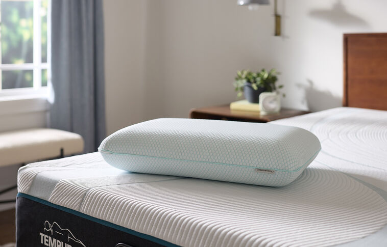 Tempur-Pedic Comfort Pillow image number 0