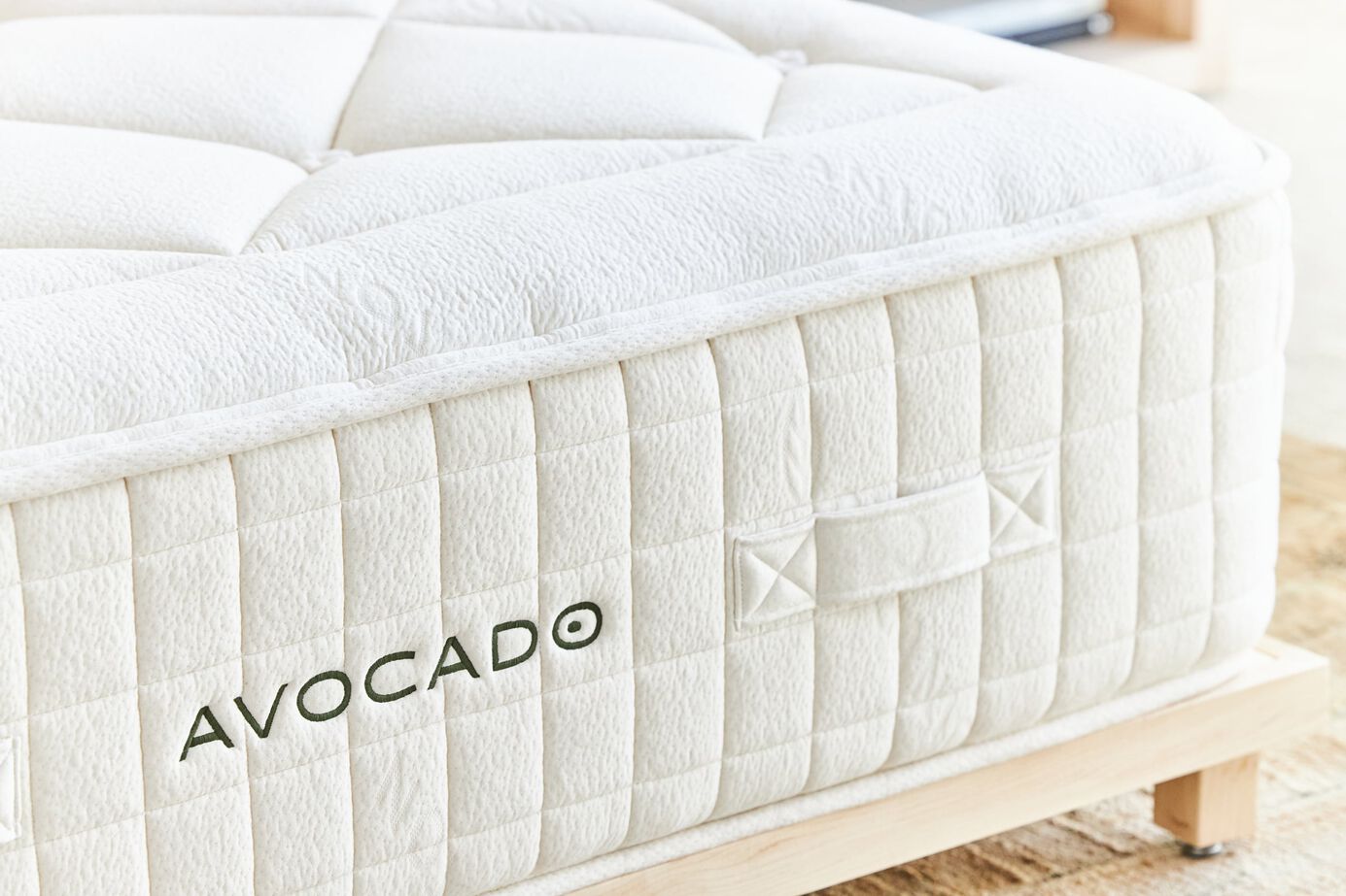 Avocado Luxury Hybrid Medium Mattress 13.25" image number 1
