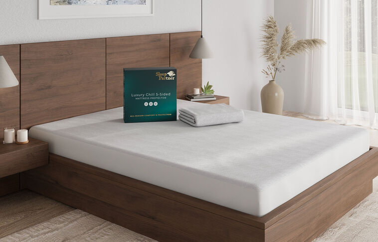 Sleep Partner ZZZ Luxury Chill 5-Sided Mattress Protector image number 0