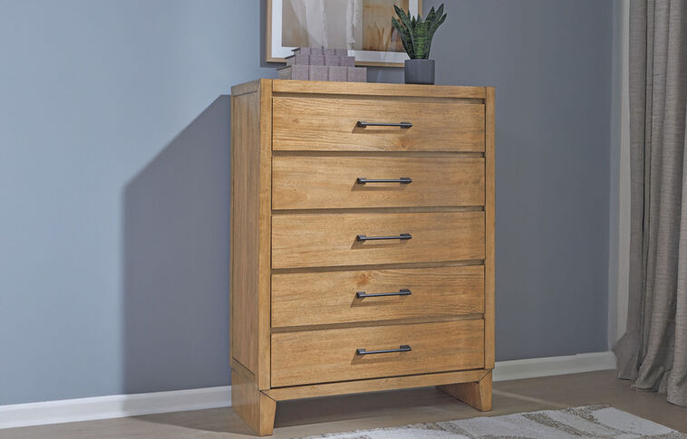 Signature Design Sherbana 5 Drawer Chest image number 0