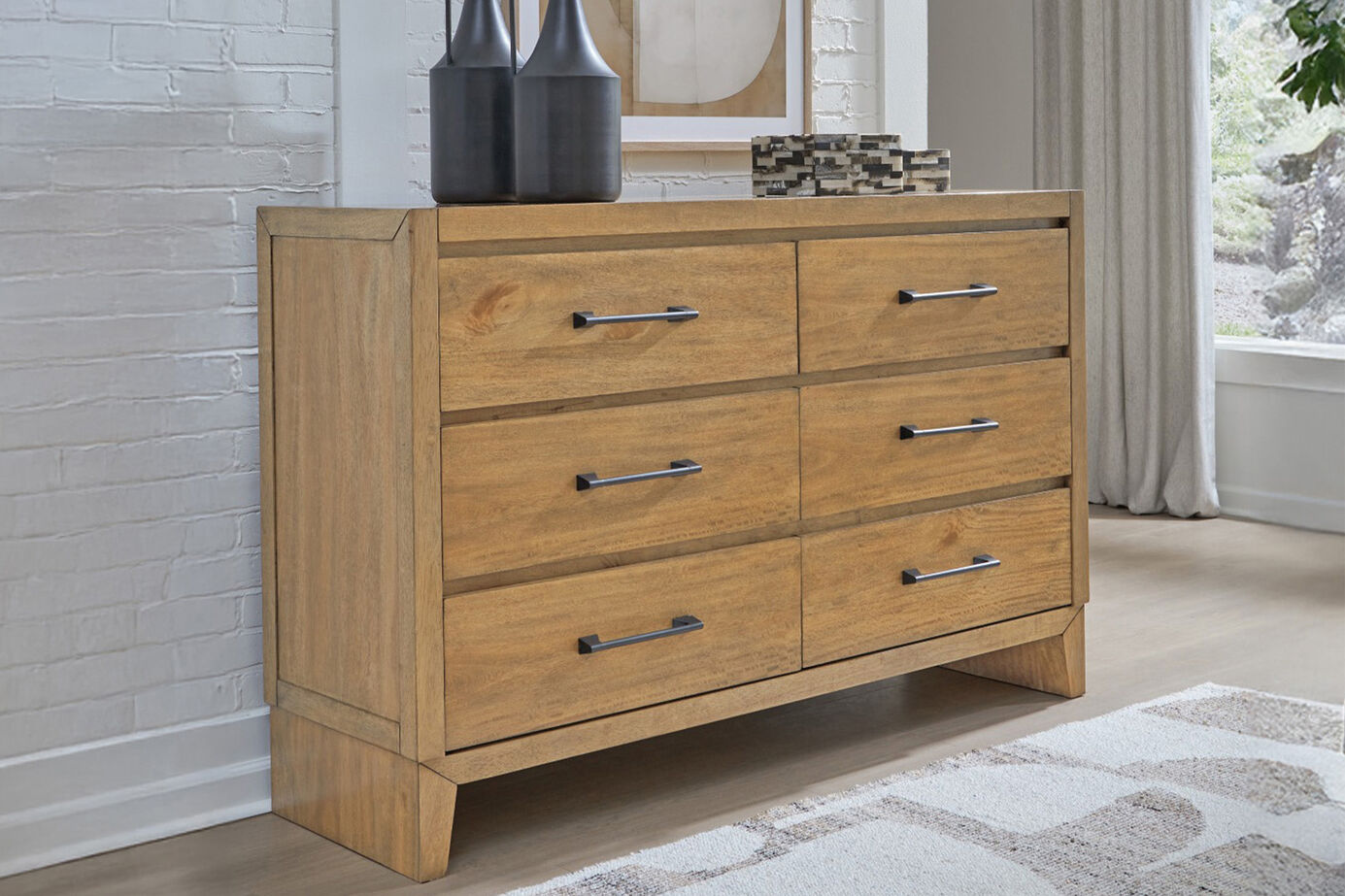 Signature Design Sherbana Dresser image number 0