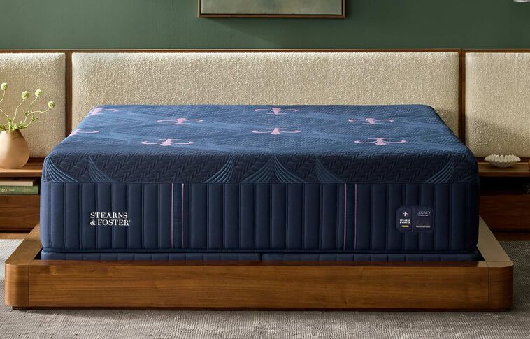 Stearns and Foster Legacy Hybrid Medium Mattress 16" image number 0
