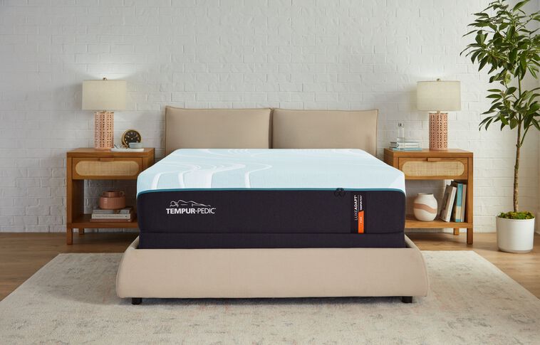 Tempur-Pedic LuxAdapt Firm Mattress 13" image number 0