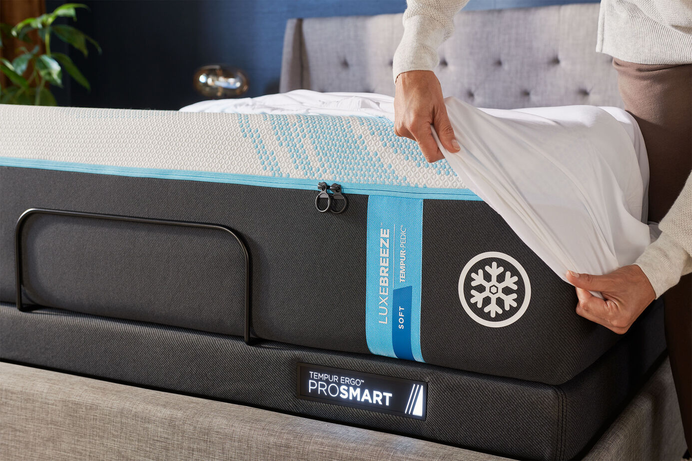 Tempur-Pedic TEMPUR-LuxeBreeze 2.0 Soft Mattress 13" image number 4