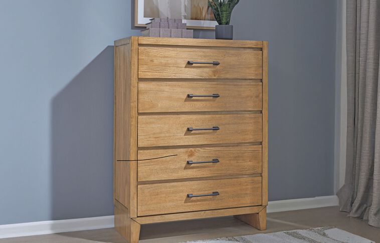 Signature Design Sherbana 5 Drawer Chest image number 0