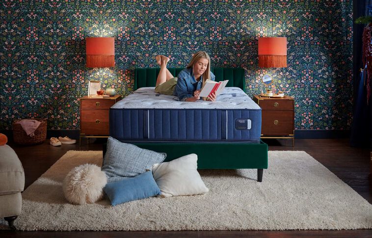 Stearns and Foster Estate Medium Tight Top Mattress 13.5" image number 0