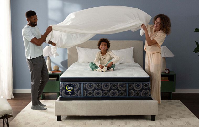 Serta Perfect Sleeper Cascade Range Plush Pillow Top Mattress 15" image number 4