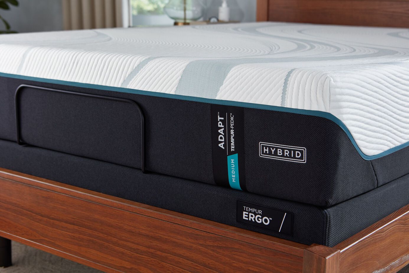 Tempur-Pedic Adapt  Medium Hybrid Mattress 11" image number 7