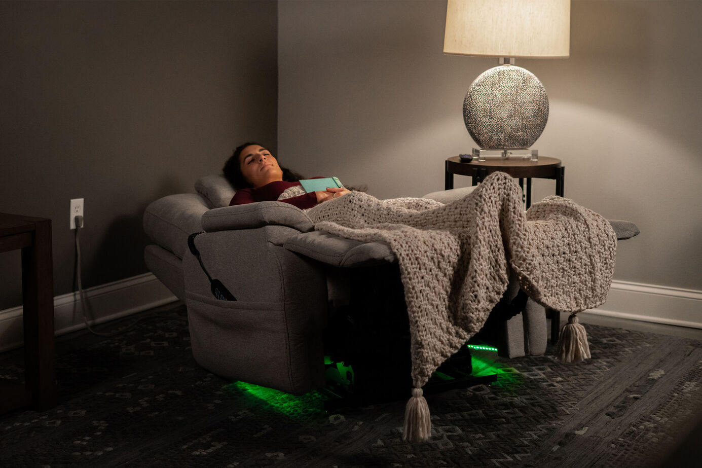 Flexsteel Zecliner Model 2 with lift image number 4