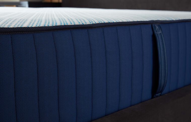 Glacier Luxe Ascend Firm Mattress 13" image number 6