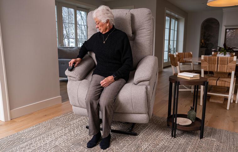 Flexsteel Zecliner Model 2 with lift image number 3