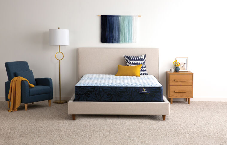 Serta Classic Desert Lily Firm Mattress 12.5" image number 0