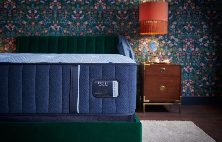 Stearns and Foster Estate Soft Tight Top Mattress 14.5" image number 1