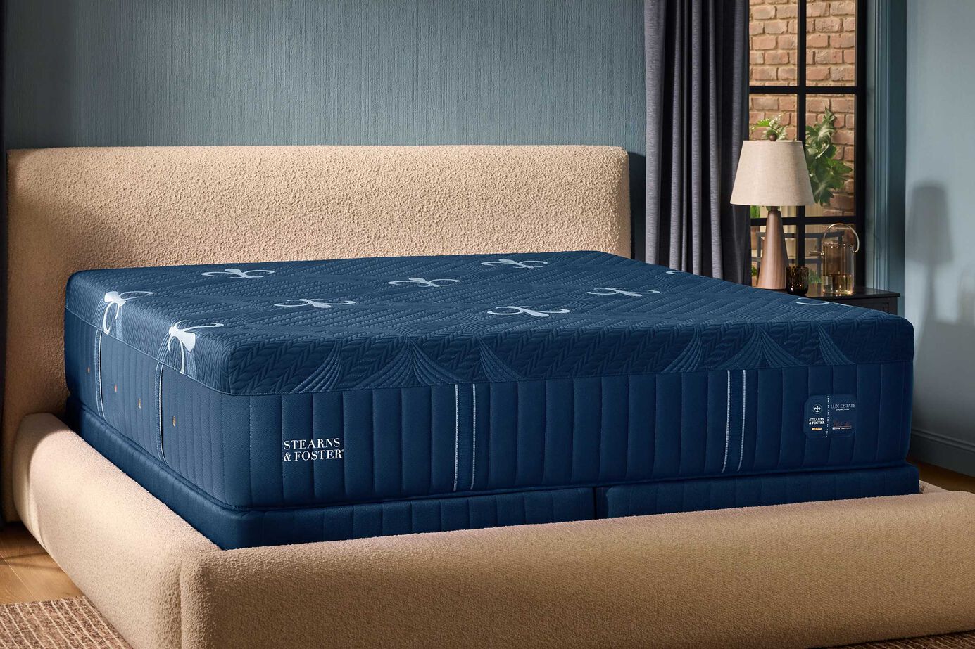 Stearns and Foster Lux Estate II Hybrid Soft Mattress 15" image number 4
