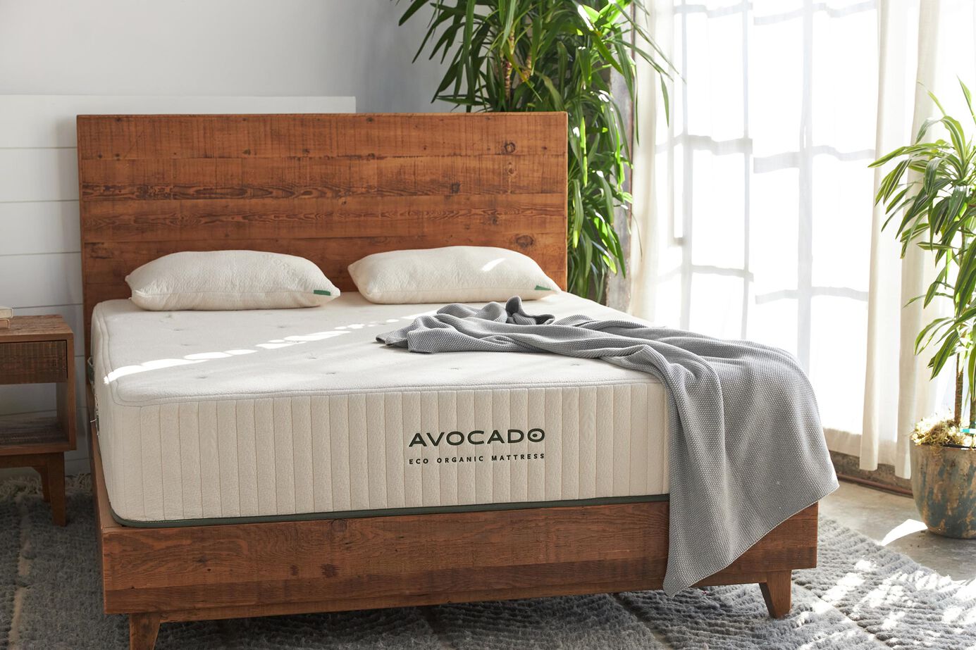 Avocado Eco Organic Medium Mattress 10.25" image number 0