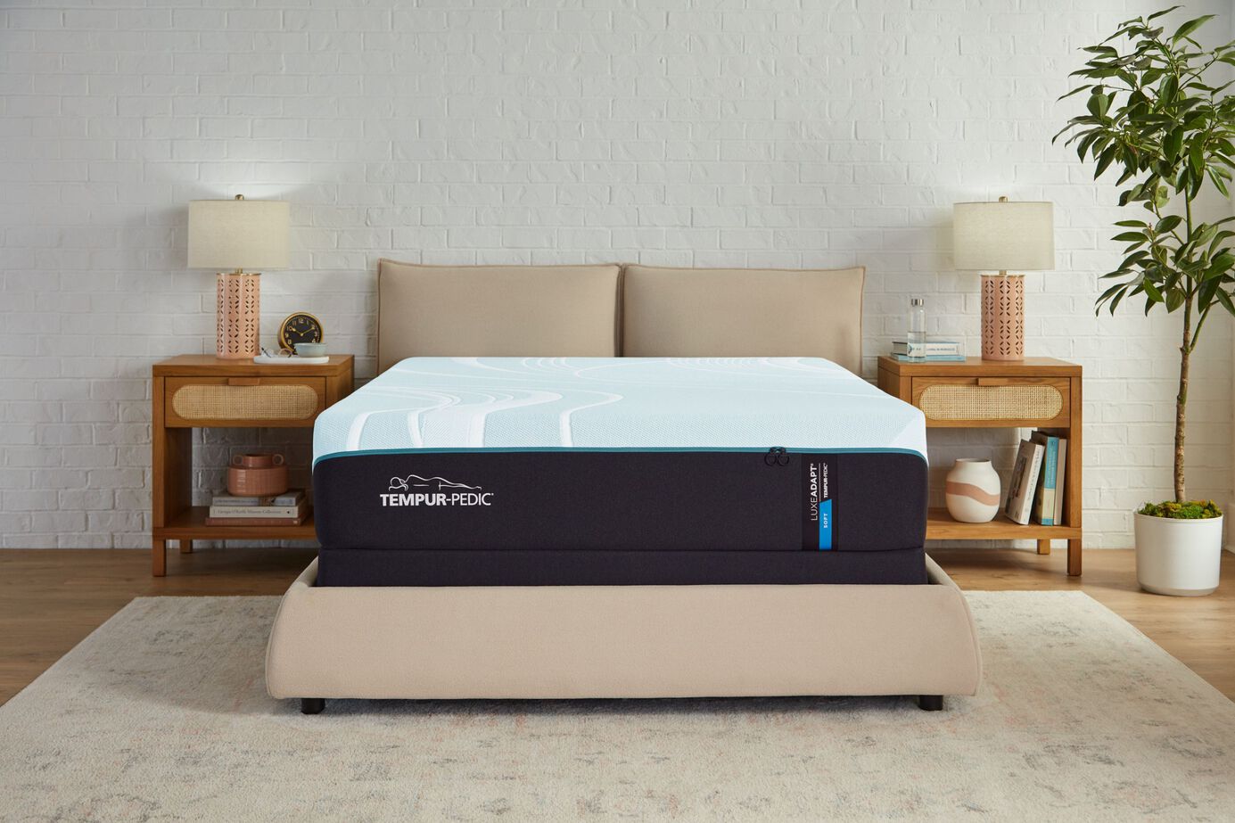 Tempur-Pedic LuxAdapt Soft Mattress 13" image number 4