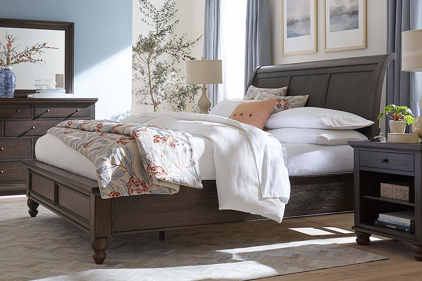 Aspen Home Cambridge Sleigh Bed image number 0