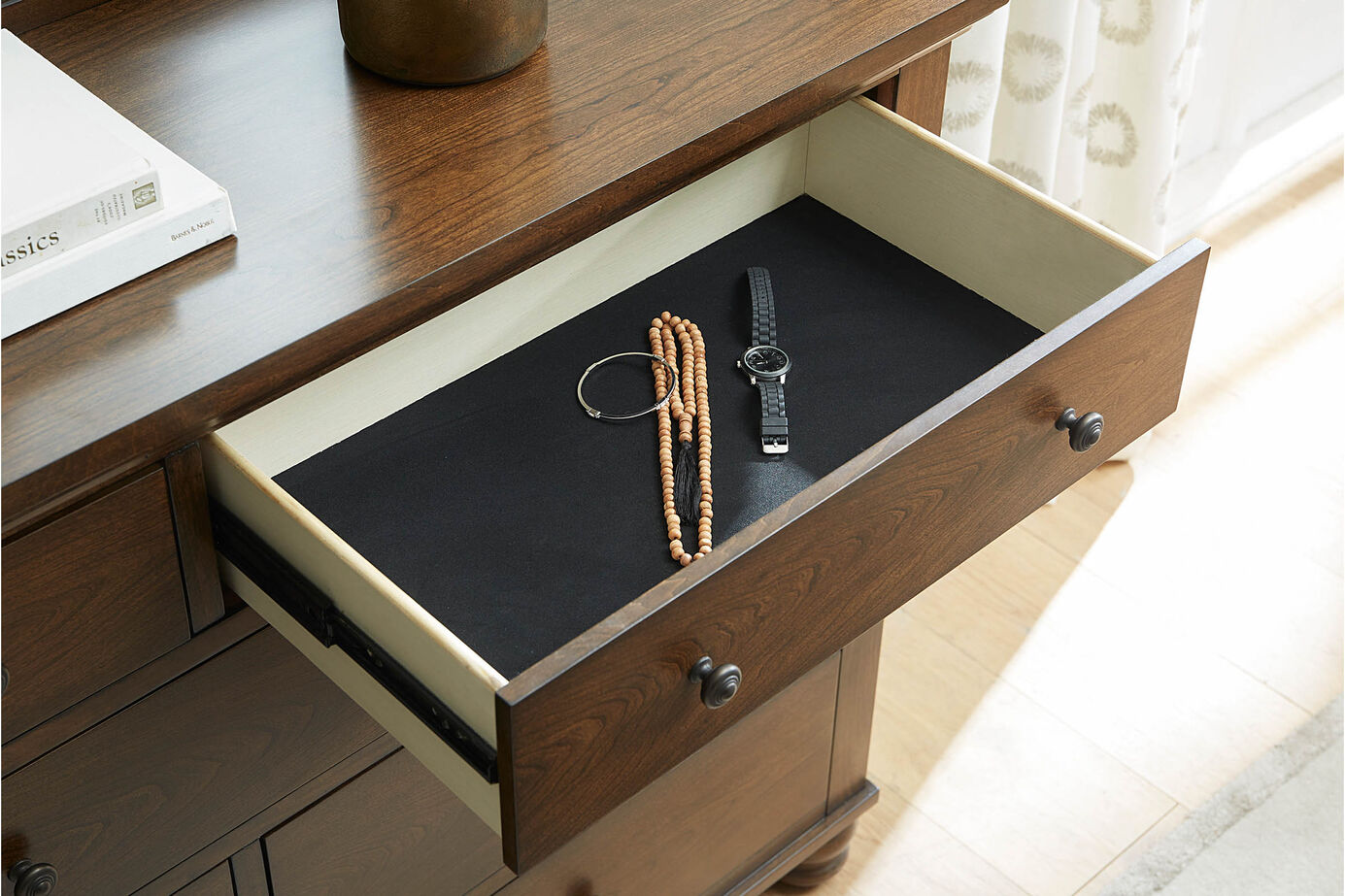 Aspen Home Cambridge Chesser image number 2