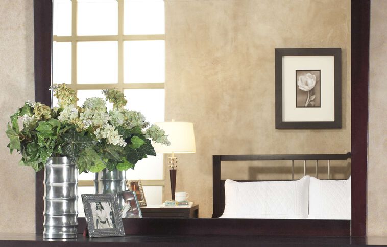 Modus Nevis Landscape Mirror image number 0