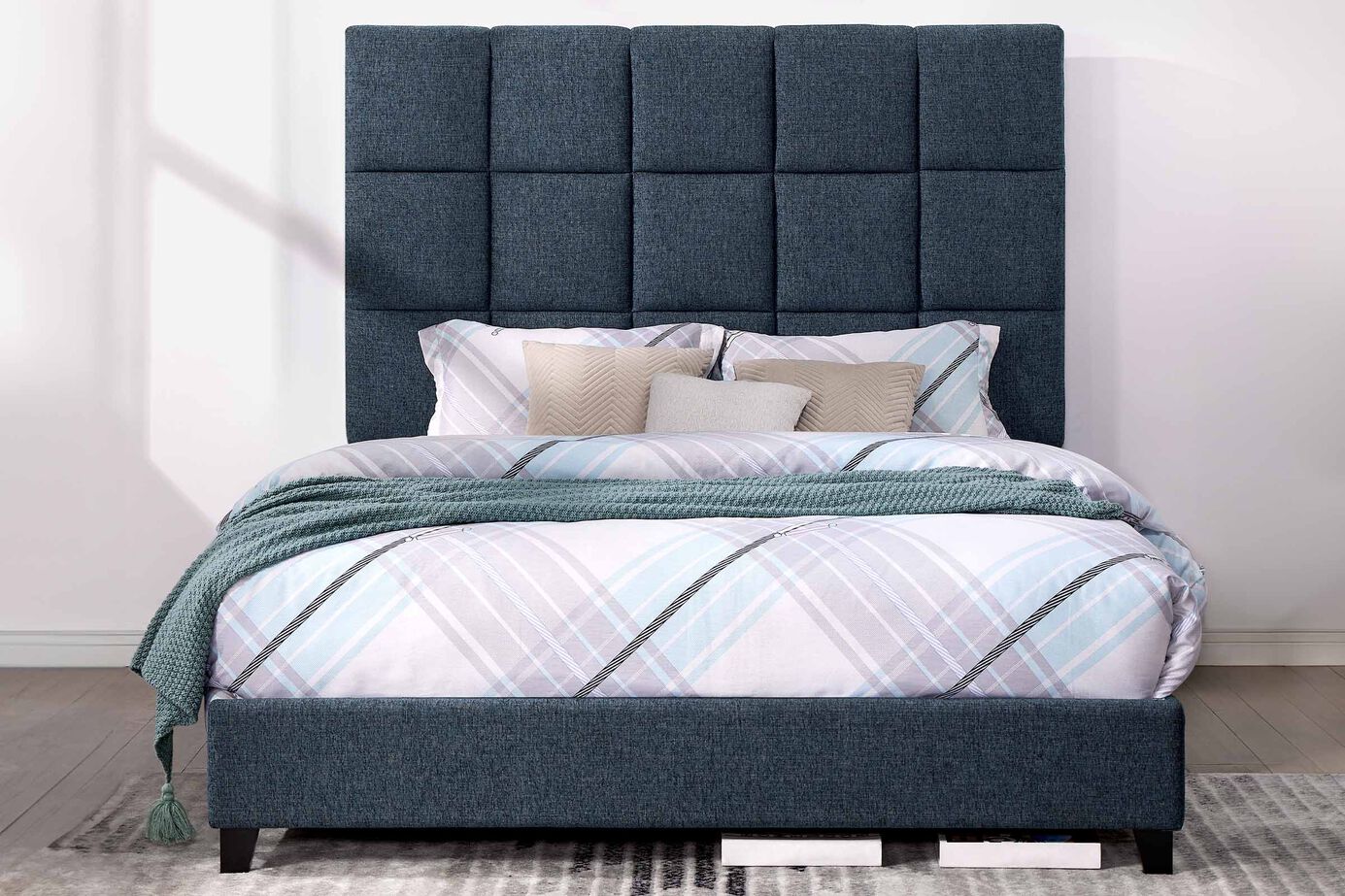 Legends Home Bridger Square Bed Complete image number 1