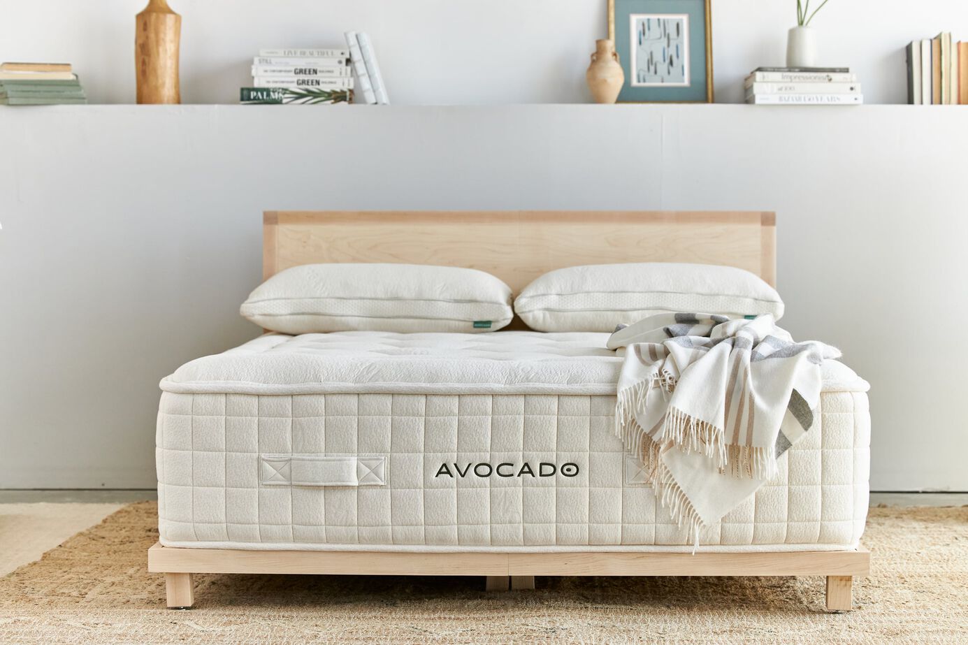 Avocado Luxury Hybrid Medium Mattress 13.25" image number 0