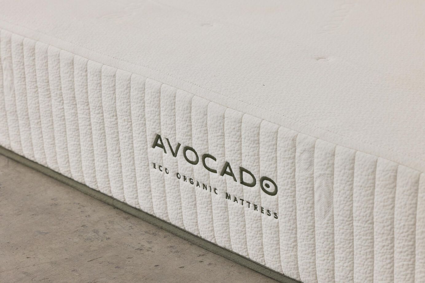 Avocado Eco Organic Medium Mattress 10.25" image number 3