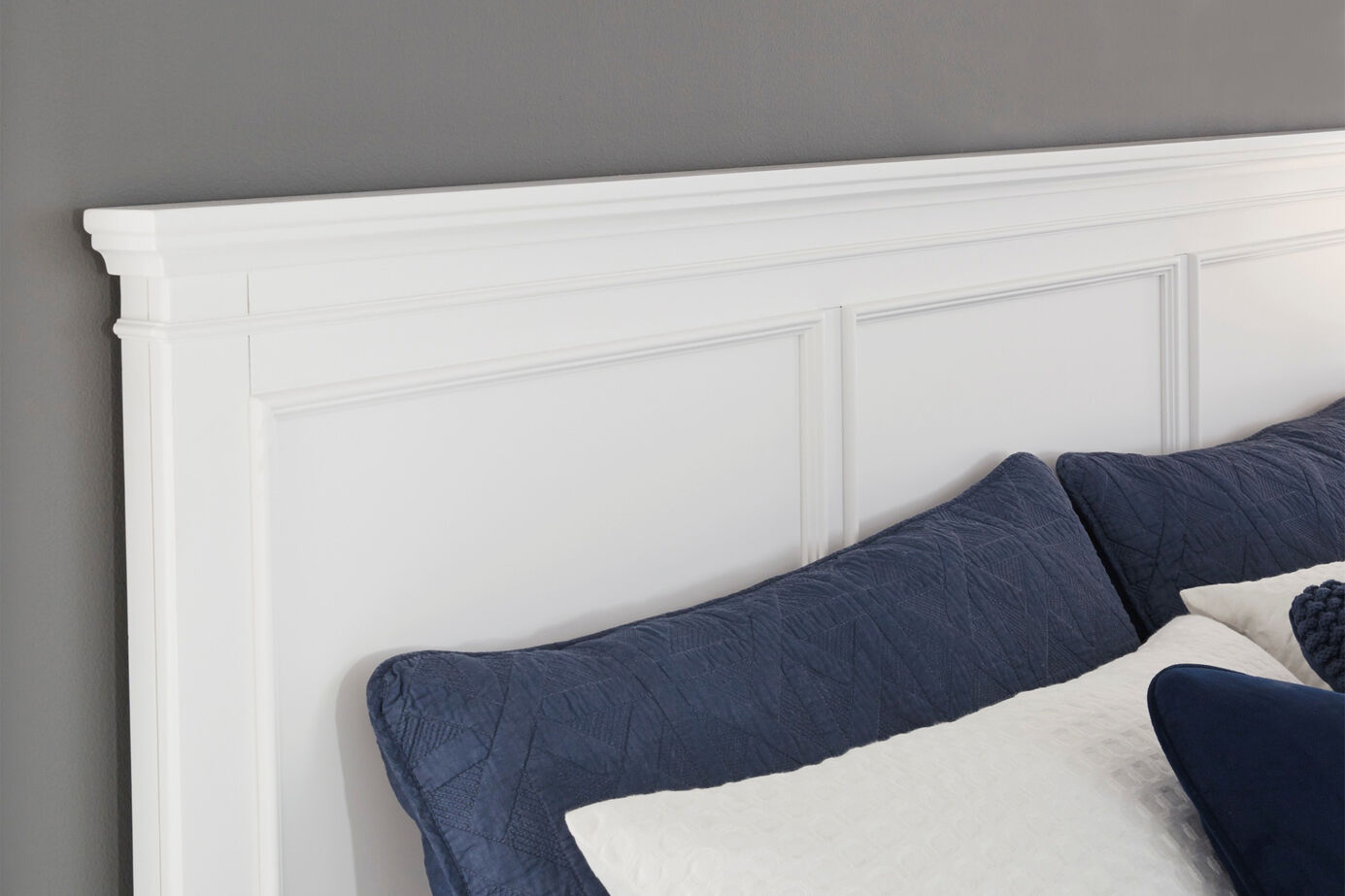 Signature Design Fortman Panel Bed Complete image number 1