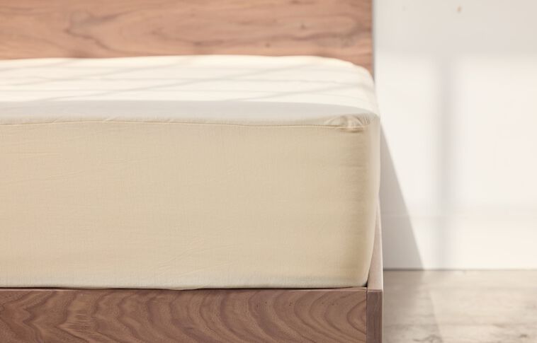 Avocado Organic Waterproof Mattress Protector image number 3