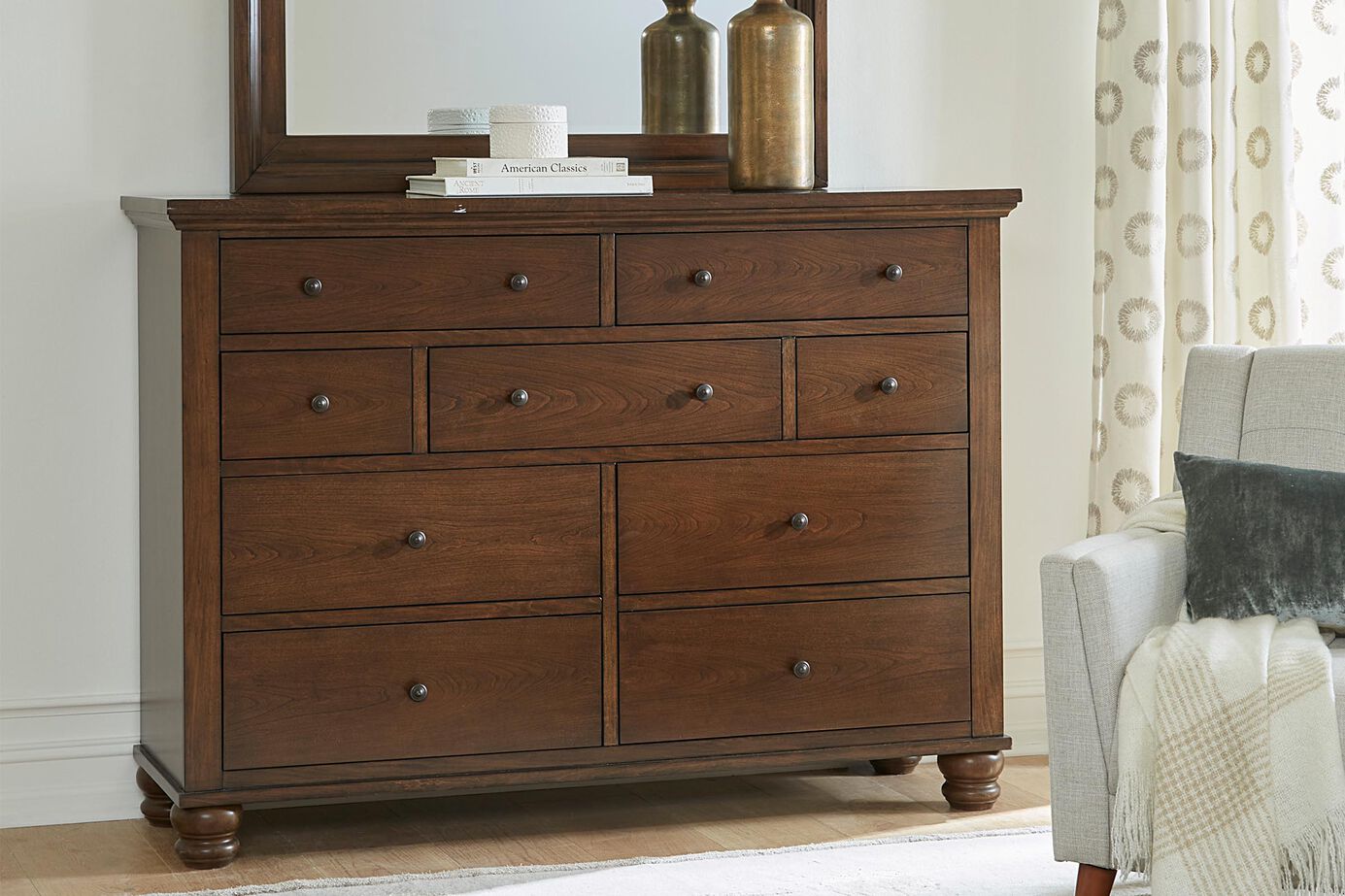 Aspen Home Cambridge Chesser image number 0