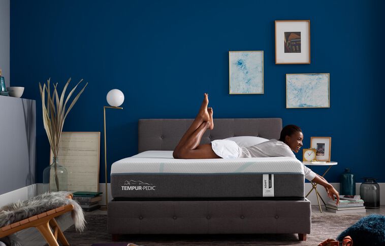 Tempur-Pedic TEMPUR-Adapt Previous Generation Medium Hybrid Mattress 11" image number 0