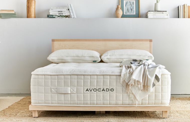 Avocado Luxury Hybrid Medium Mattress 13.25" image number 0