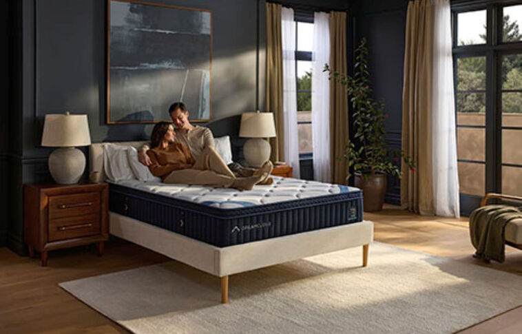 DreamCloud Premier Hybrid Plush Euro-Top Mattress 13" image number 2